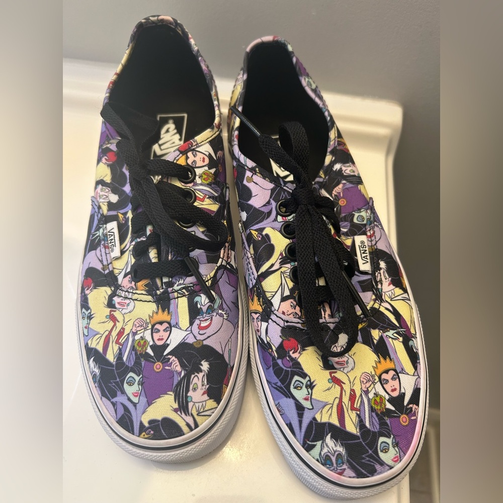 Vans X Disney Women's Villains collab size 8